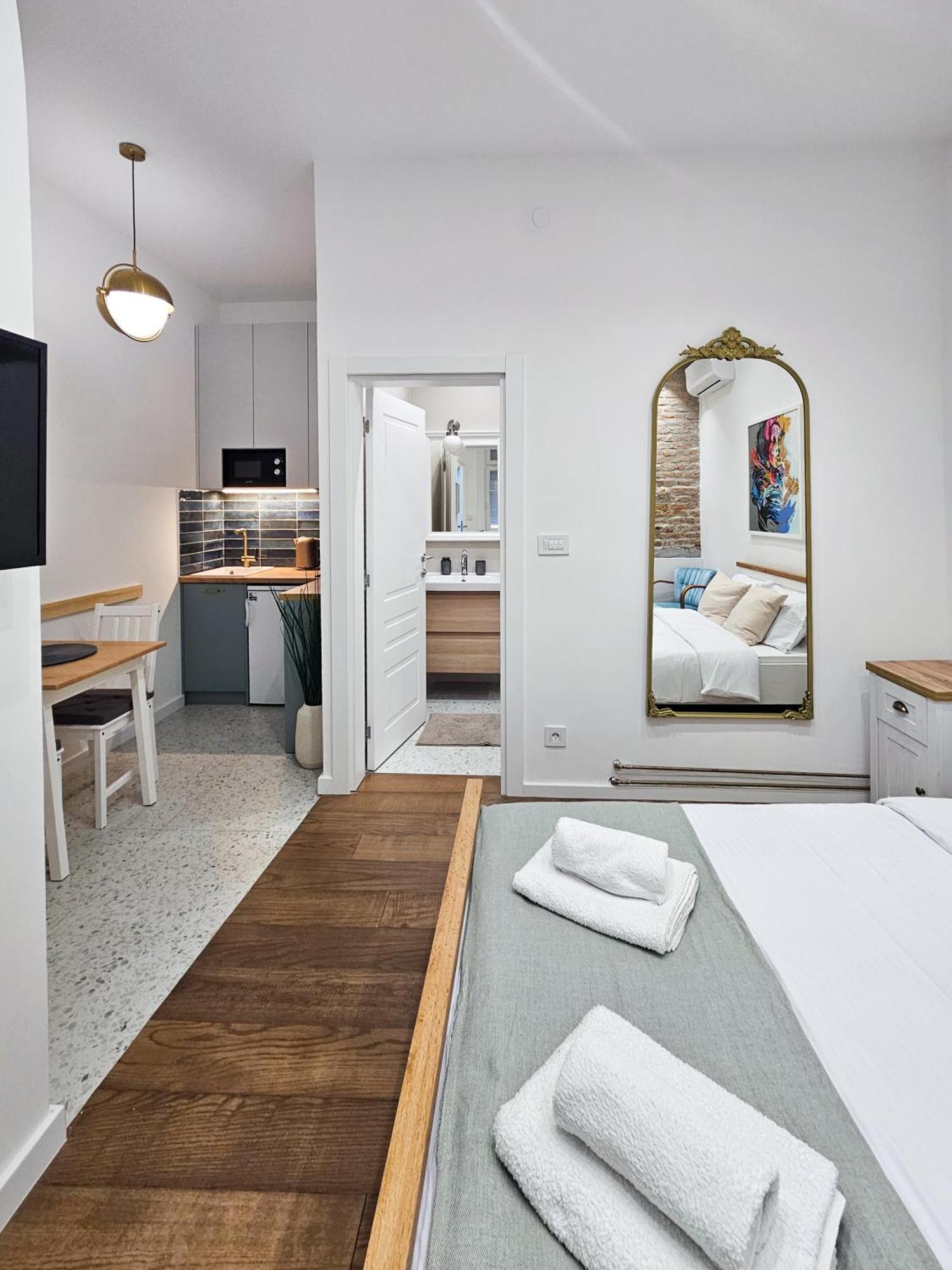 Easy Life Apartment เบลเกรด ภายนอก รูปภาพ